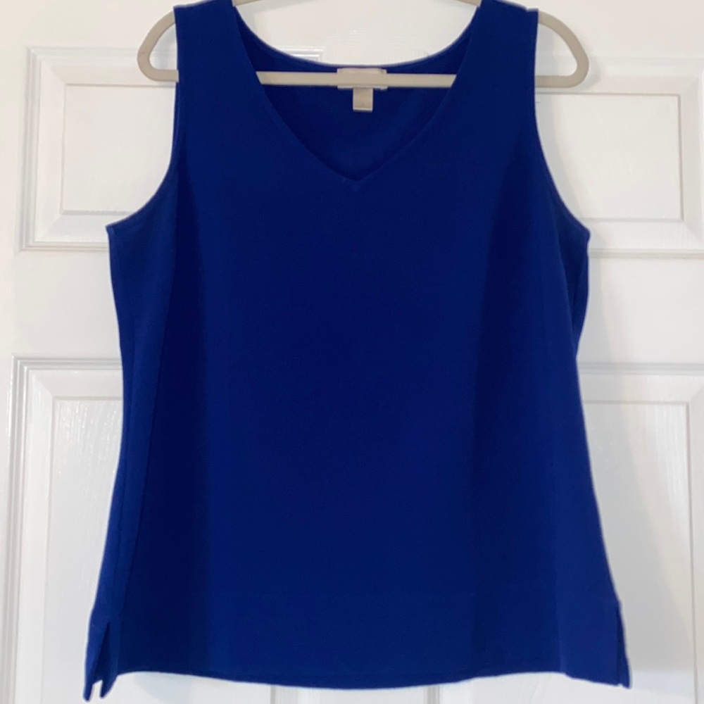 Lift V-Neck Tank